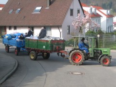 ...Fuhrwerke benötigt.