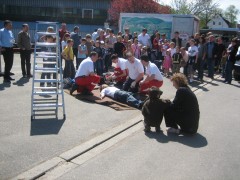 Übergabe des Patienten an den Rettungsdienst